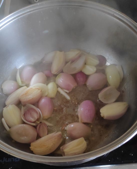 Das beste Gulasch - Zwiebeln anbraten