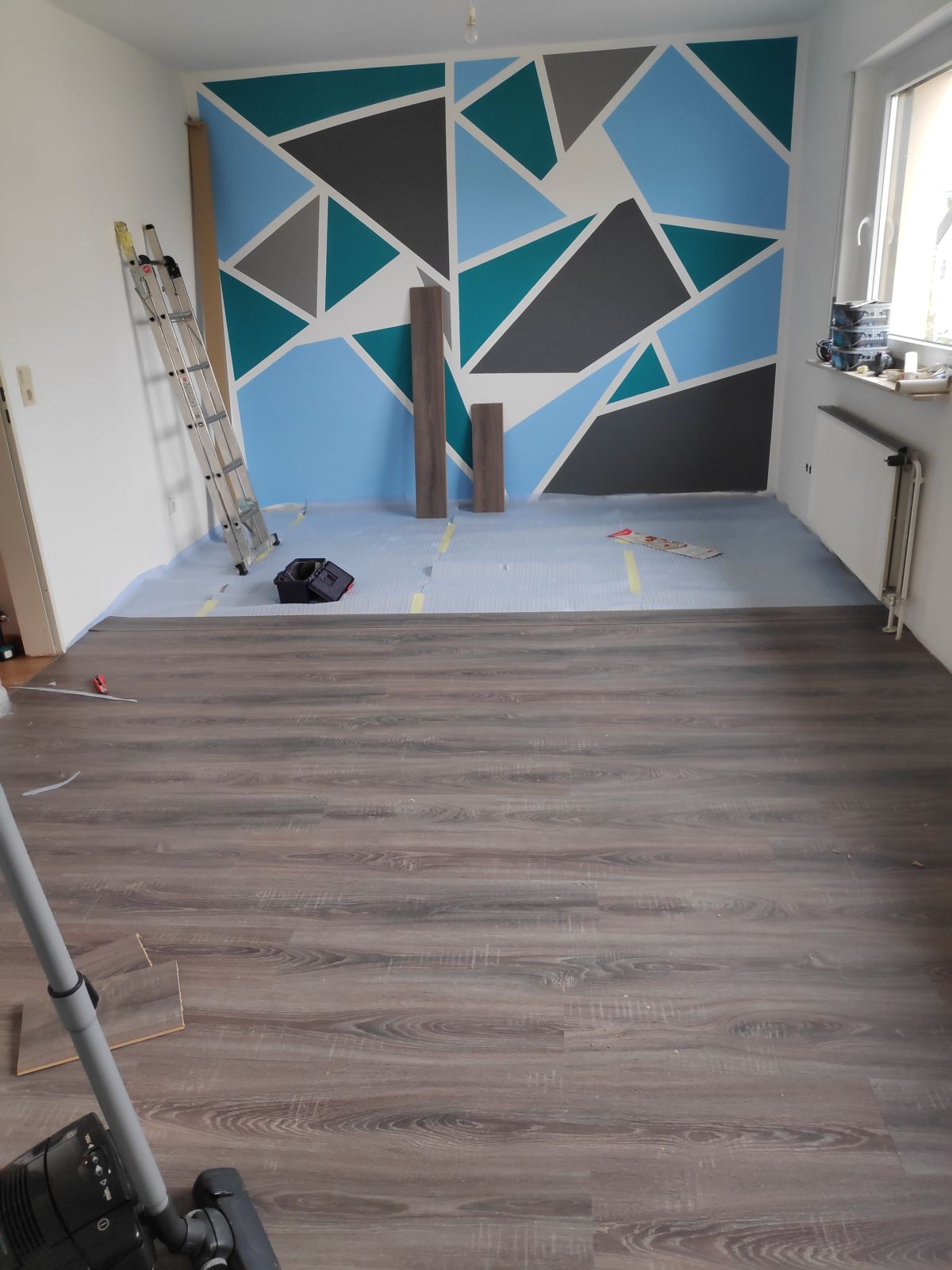 Der Schlafzimmer Boden. Natürlich Laminat! – Voll verpeilt